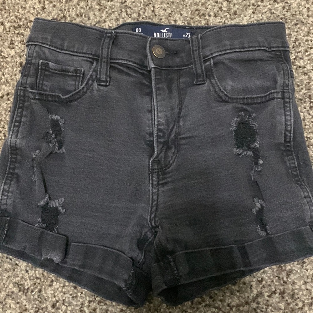 Hollister high-rise advanced stretch shorts. 3” inseam. Size 00